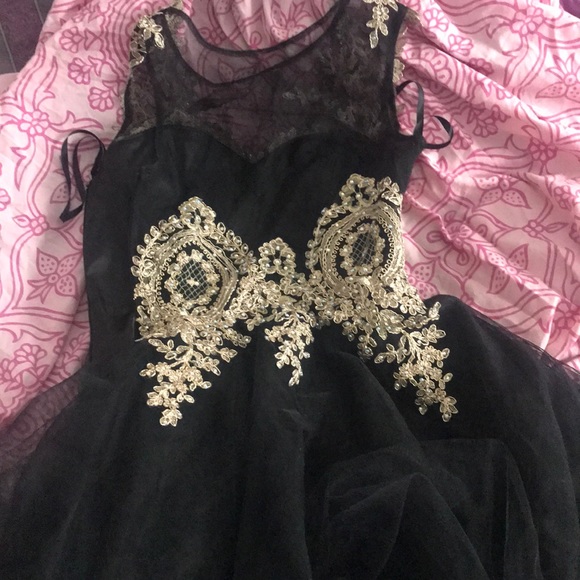 Prom/Homecoming dress/Sweet 16 - Picture 3 of 5